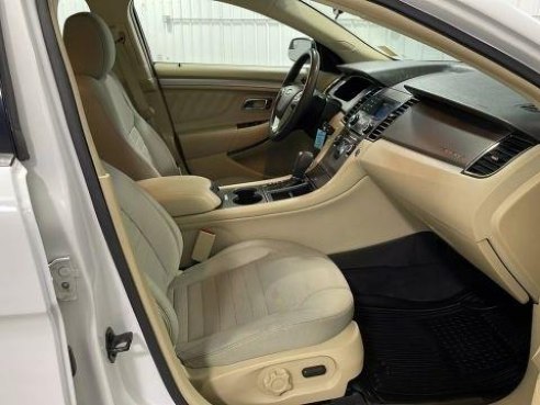 2017 Ford Taurus SE Sedan 4D White, Sioux Falls, SD