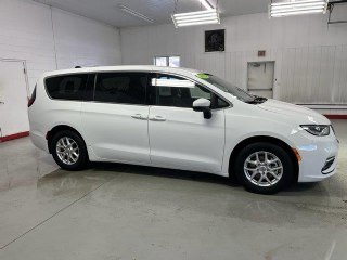 2023 Chrysler Pacifica Touring