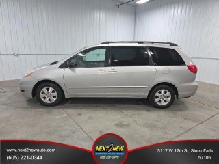 2006 Toyota Sienna LE Minivan 4D
