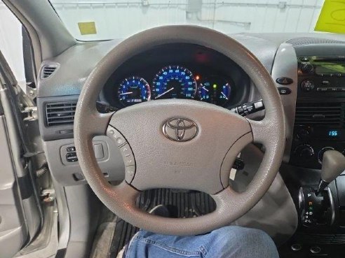 2006 Toyota Sienna LE Minivan 4D Silver, Sioux Falls, SD