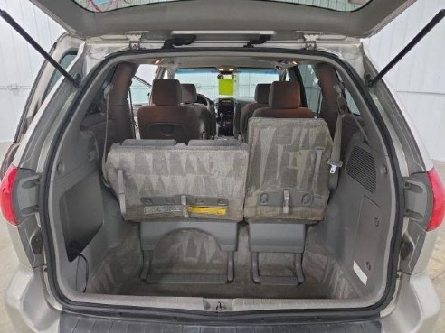 2006 Toyota Sienna LE Minivan 4D Silver, Sioux Falls, SD