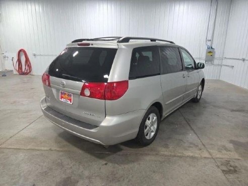 2006 Toyota Sienna LE Minivan 4D Silver, Sioux Falls, SD