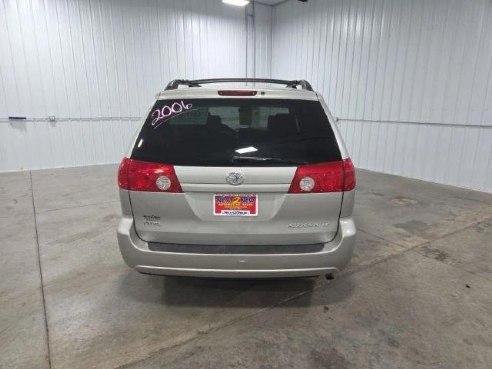 2006 Toyota Sienna LE Minivan 4D Silver, Sioux Falls, SD