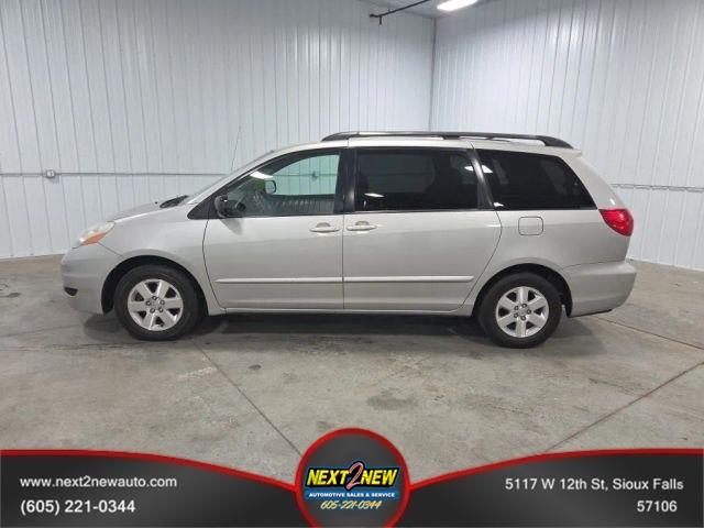 2006 Toyota Sienna LE Minivan 4D Silver, Sioux Falls, SD