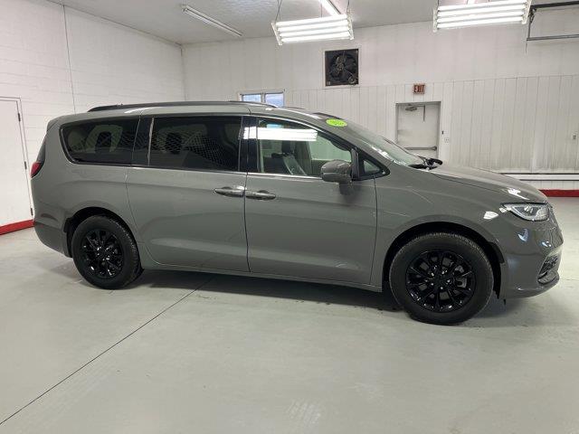 2022 Chrysler Pacifica Touring L Ceramic Gray Clearcoat, Beaverdale, PA